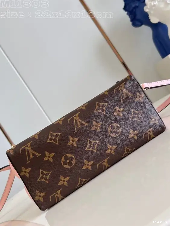 LOUIS VUITTON Pouch-22.5*13*13CM Bloom 0516